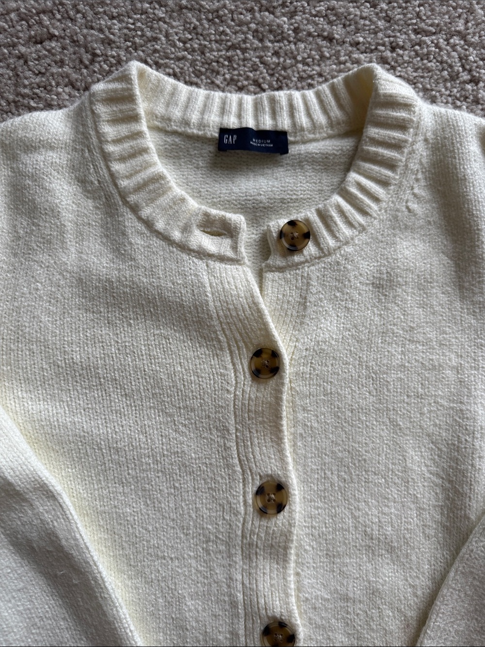 GAP Cream Button-Front Knit Cardigan with Tortoiseshell Buttons